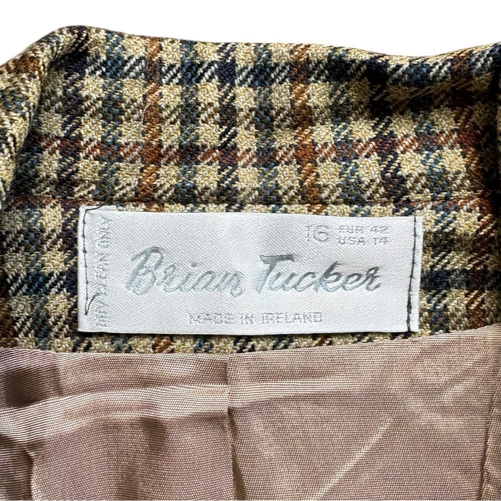 Brian Tucker, beige/houndstooth pure wool jacket with gold buttons size 16. - Picture 5 of 12